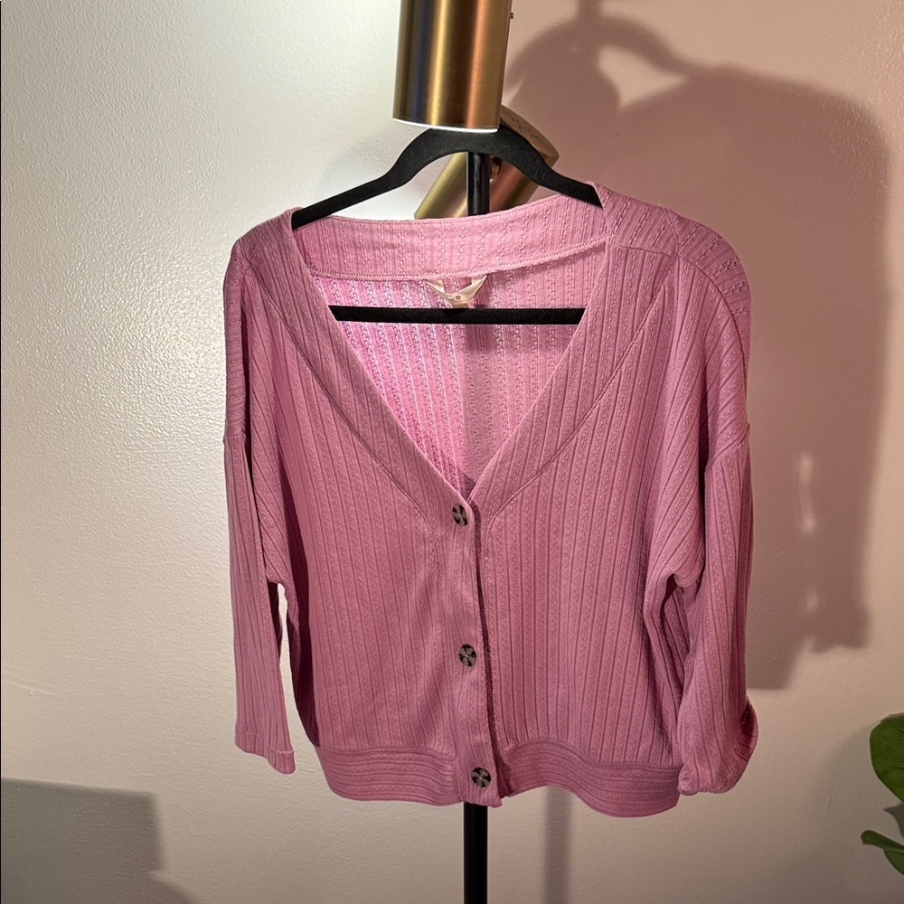 Sweet lilac baseball style v neck‎ Secret Treasures Pink Ribbed Cardigan Sm/Med.